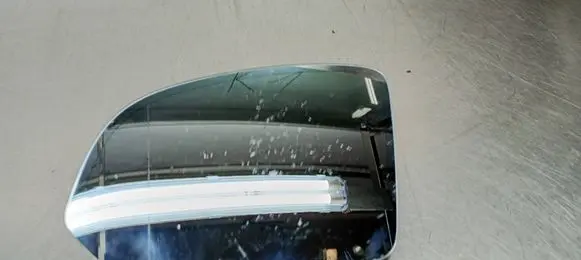 Volvo XC40 Wing mirror glass 31477514