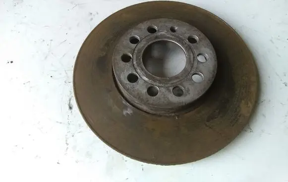 Volkswagen Golf V Front brake disc