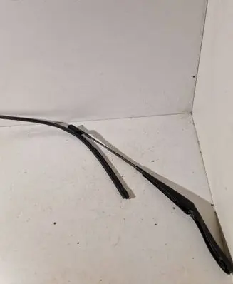 Volvo XC60 Front wiper blade arm 30753525
