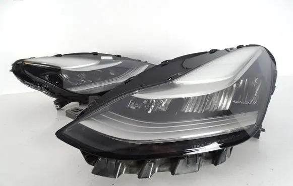 Tesla Model 3 Headlight/headlamp 1077375-00-C