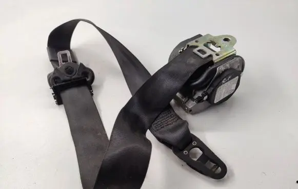 Audi A4 S4 B7 8E 8H Front seatbelt