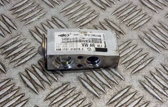 Volkswagen Touran III Air conditioning (A/C) expansion valve 5Q1816103D