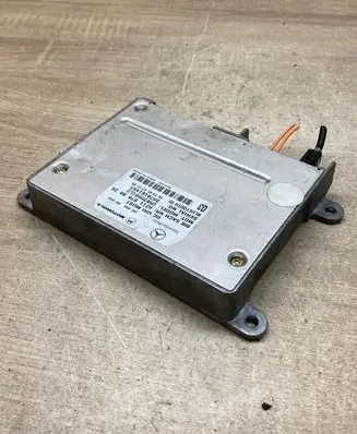 Mercedes-Benz E W211 Bluetooth control unit module 2118700026