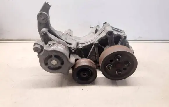 Mazda 6 Generator/alternator bracket R2AA15176