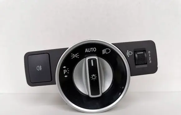 Mercedes-Benz C W204 Light switch A2049053103