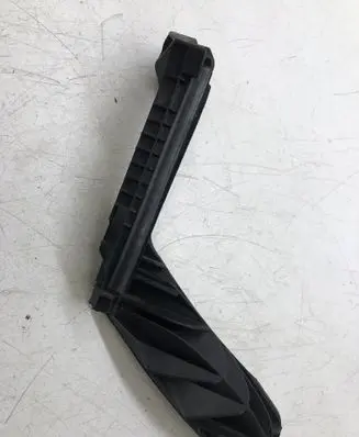 Peugeot 2008 I Rear door windshield rail 9673361280