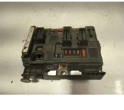 Citroen Berlingo Fuse box set 811470002