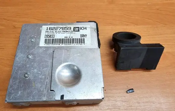 Opel Tigra A Engine control unit/module 16227859 D95033 867859LF52071470