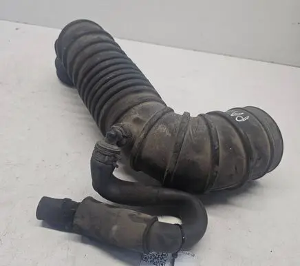 Mitsubishi Pajero Turbo air intake inlet pipe/hose MR404734