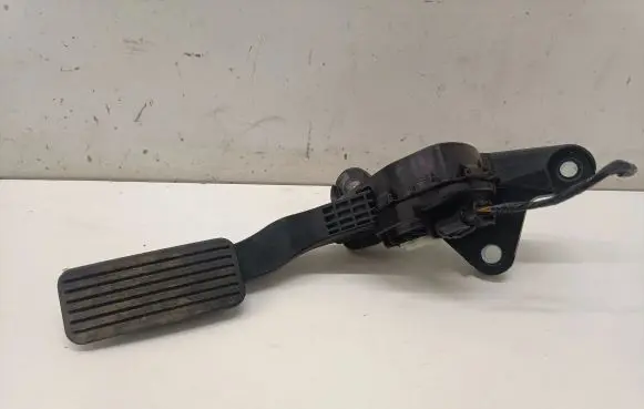 KIA Niro Accelerator throttle pedal 32700AT800