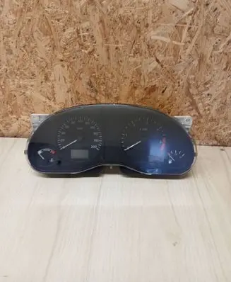 Speedometer (instrument cluster)