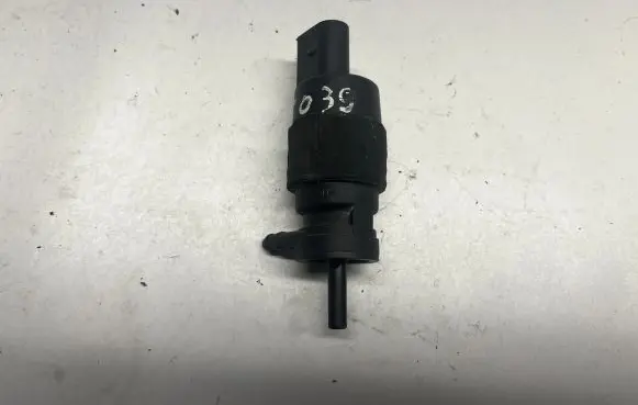 Audi A8 S8 D4 4H Windscreen/windshield washer pump 1K5955651