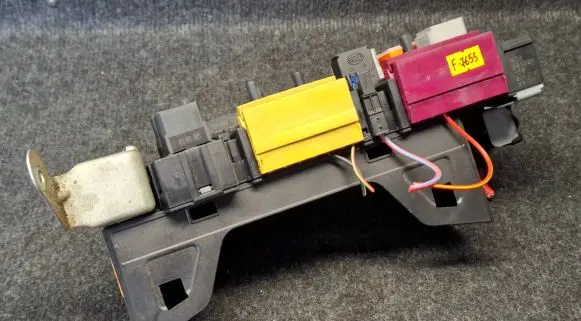 Mercedes-Benz E W212 Fuse module 168298 1670660