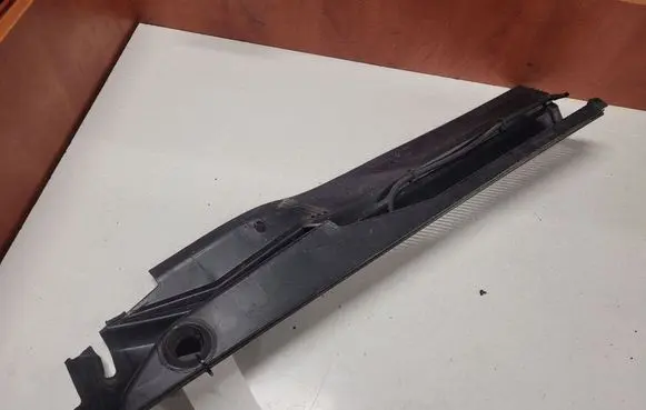 Citroen C4 I Picasso Wiper trim 9680531877