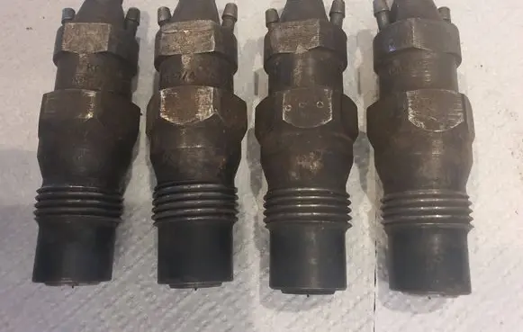 Audi 80 90 B3 Fuel injector 068130201N