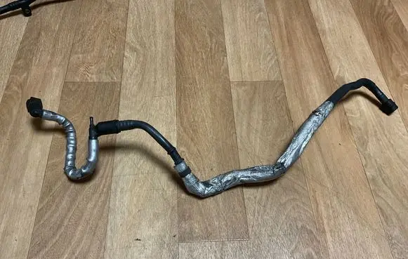 Volkswagen Touareg II Vacuum line/pipe/hose 1K0612071AK