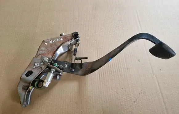 Clutch pedal