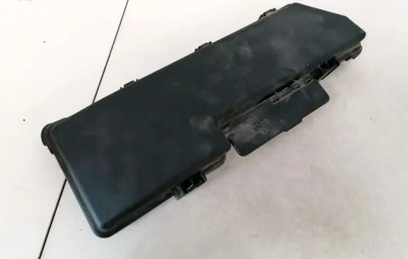 Volvo S80 Fuse box cover 9494211
