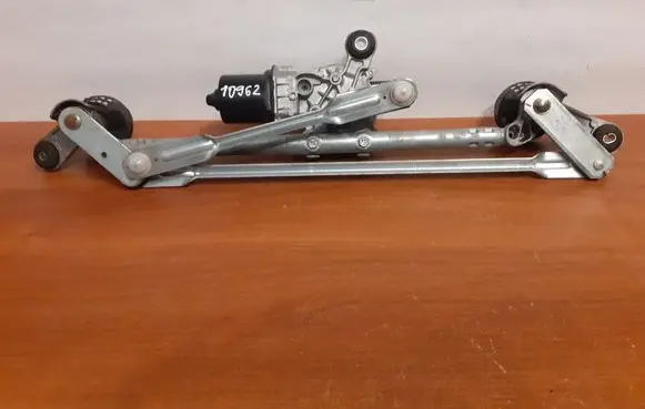 Nissan Qashqai Front wiper linkage and motor C118A 9002C118A
