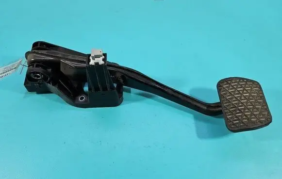 Infiniti Q30 Pedal assembly A2462900019 IMPRK1470632