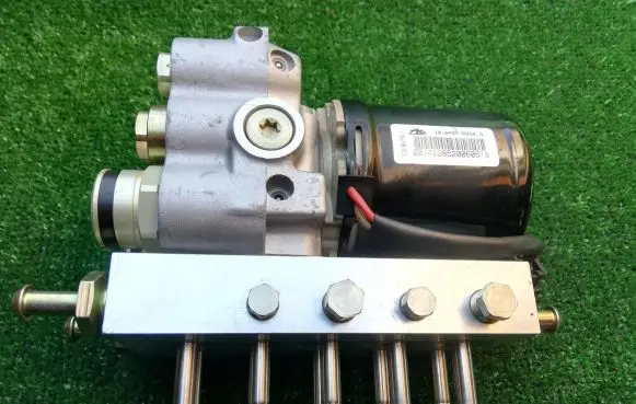 Volkswagen Sharan ABS Pump 7M0614111C