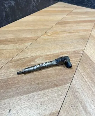 Mercedes-Benz E W211 Fuel injector A6480700187