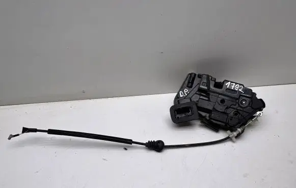 Skoda Yeti (5L) Front door lock 5K1837016D