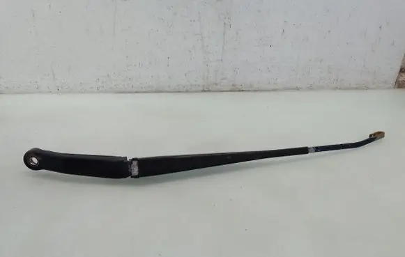 Front wiper blade arm