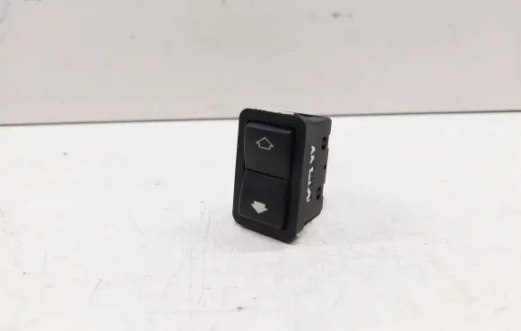 BMW 5 E39 Electric window control switch 8368974