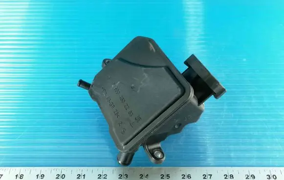 Mercedes-Benz E W211 Power steering fluid tank/reservoir A0004602283