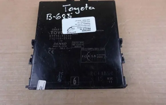 Toyota Prius (XW50) Engine control unit/module 8999047132
