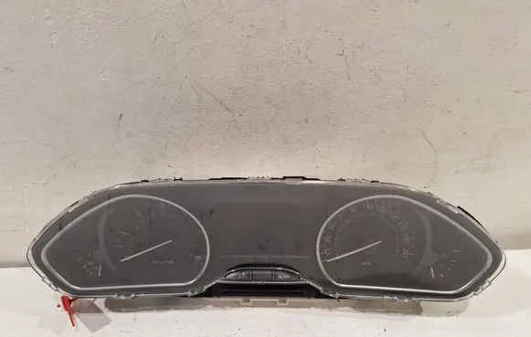 Peugeot 208 Speedometer (instrument cluster) 9814696580