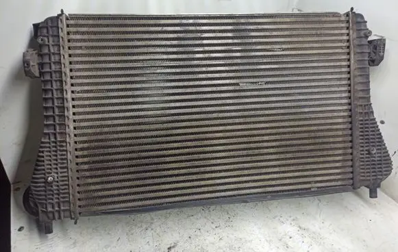 Volkswagen PASSAT B6 Intercooler radiator 3C0145805F
