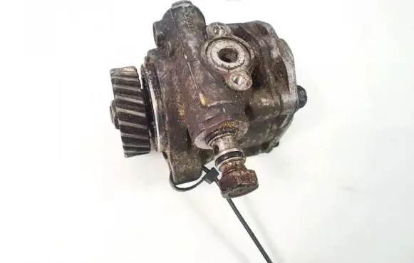 Mitsubishi Pajero Power steering pump 305012