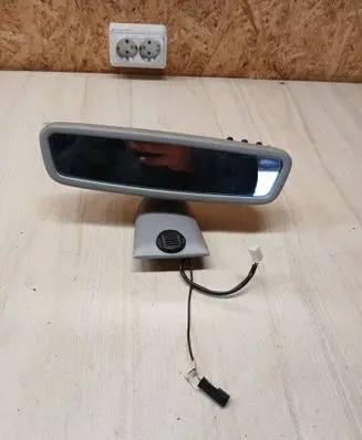 Rear view mirror (interior)