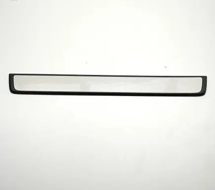 Volvo XC40 Front sill trim cover 32132599