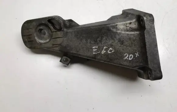 BMW 5 E60 E61 Engine mounting bracket 6763218 22116763218