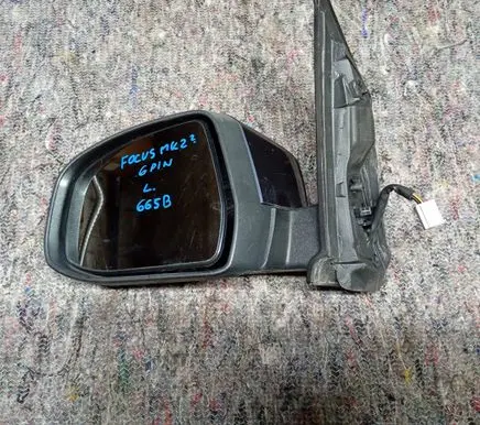 Ford Focus Front door electric wing mirror 212876145