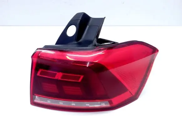 Volkswagen PASSAT B8 Rear/tail lights 3G9945096E