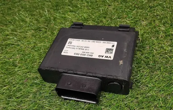 Audi A1 Voltage converter/converter module 8K0959663