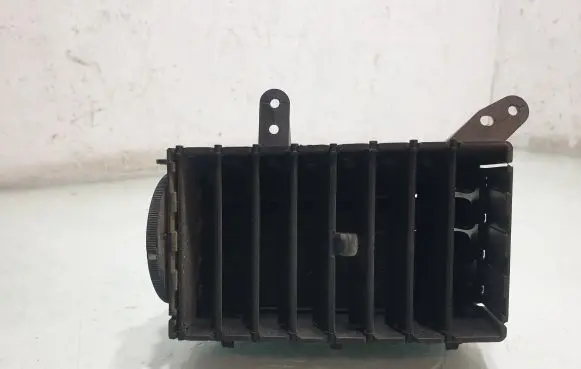 Chrysler Town & Country V Dash center air vent grill 05028728AA