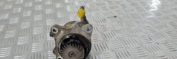 Isuzu D-Max Vacuum pump
