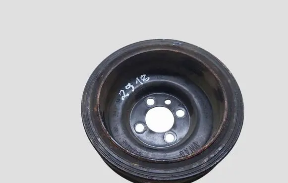 Volkswagen Golf VI Crankshaft pulley 038105243M