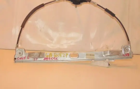 Rear door manual window regulator