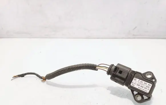 Volkswagen Touran I Air pressure sensor 038906051C 0281002401