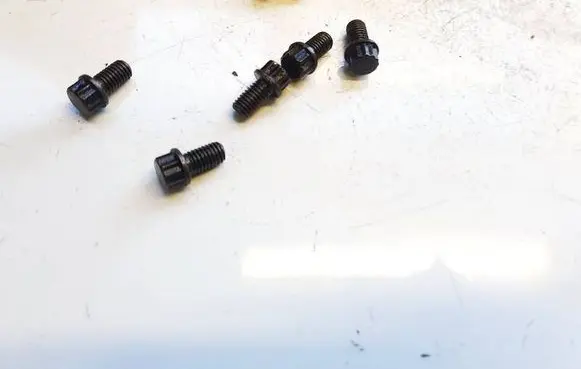 Nuts/bolts