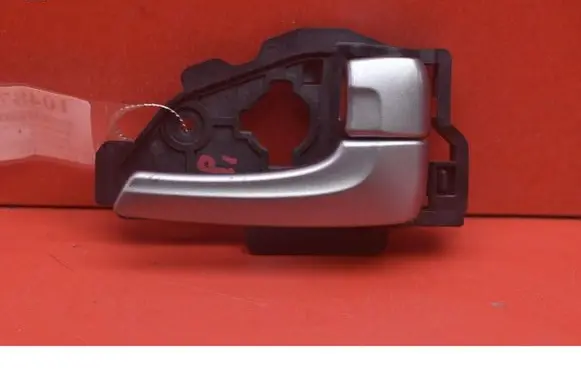 Hyundai ix35 Front door interior handle 826232S000