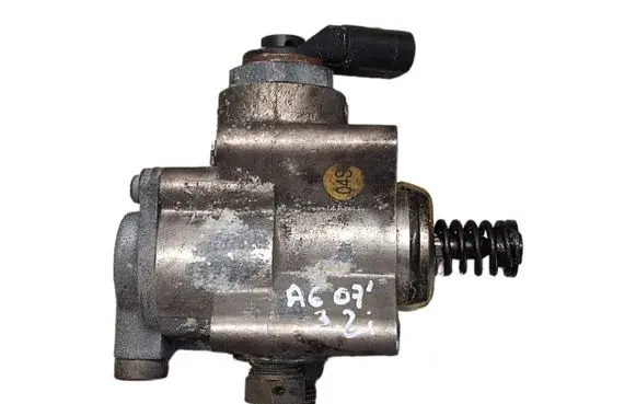 Audi A6 S6 C6 4F Fuel injection high pressure pump 06E127025G