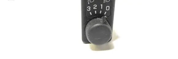 Nissan Primera Headlight level height control switch 37044A