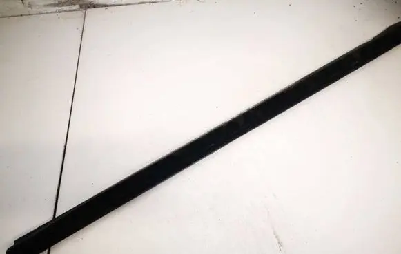 Mercedes-Benz C AMG W204 Front door glass trim molding 